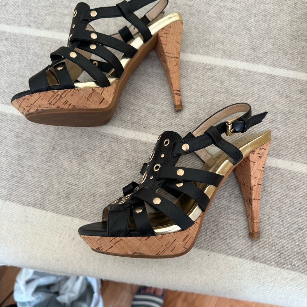 Michael Kors Laci Platform. Size 6